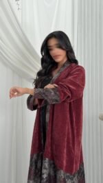 ⁦عباية مخمل قطيفة برغندي⁩ - الصورة ⁦4⁩