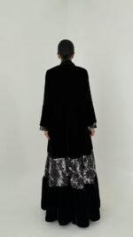 ⁦عباية مخمل كسرات⁩ - الصورة ⁦6⁩