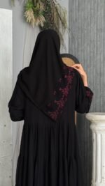 ⁦عباية شيفون بتطريز الأطراف عنابي⁩ - الصورة ⁦2⁩