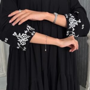 عباية كريب ملكي أسود