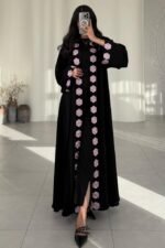 ⁦عباية دبل كلوش ورد⁩ - الصورة ⁦2⁩