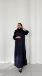 ⁦عباية بليزر كريب وكتان كحلي⁩ - الصورة ⁦4⁩