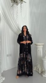 ⁦عباية مخمل قطيفة⁩ - الصورة ⁦4⁩