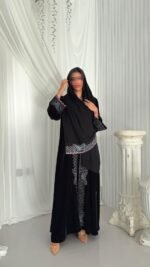 ⁦عباية بتطريز انيق⁩ - الصورة ⁦3⁩