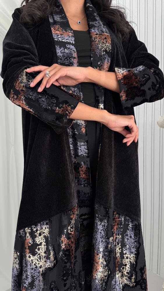 9d95f535-c504-4d34-8780-97d04b9f99cc-563x1000-fvEnTNnKWJa8PBjxkkKaqc8DjwjsPffcsOtISqJN عباية مخمل قطيفة - الصورة 1