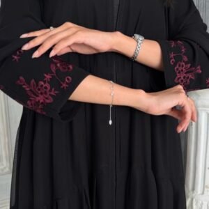 عباية شيفون بتطريز الأطراف عنابي