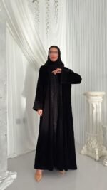 عباية مخمل كوري أسود