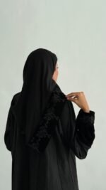 ⁦عباية شمواه مطرزة اسود⁩ - الصورة ⁦2⁩