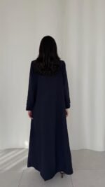 ⁦عباية بليزر كريب وكتان كحلي⁩ - الصورة ⁦2⁩