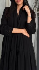 عباية شيفون بأكمام مطرزة